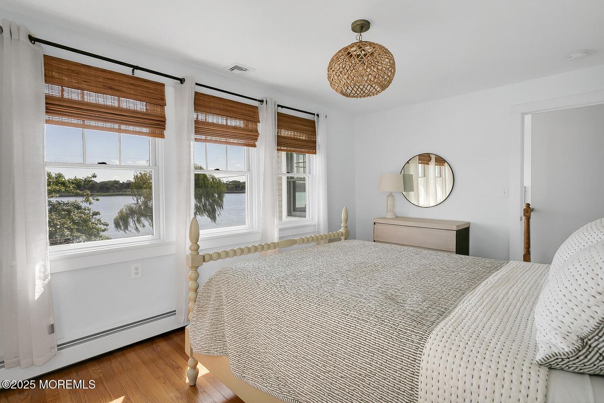 Bedroom, Interior, Water, Wood Texture Flooring