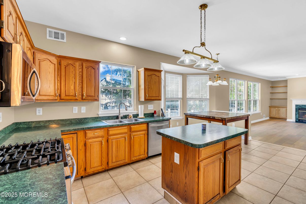 Fireplace, Interior, Kitchen, Pendant Lights, Recessed Lighting