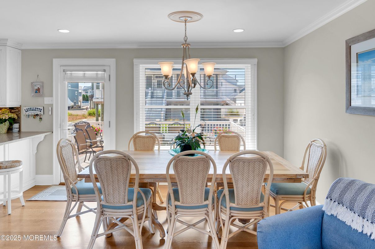 Chandelier, Dining room, Interior, Recessed Lighting, Wood Texture Flooring