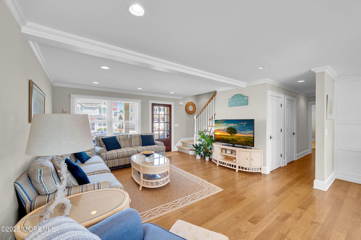 Interior, Living room, Recessed Lighting, Wood Texture Flooring