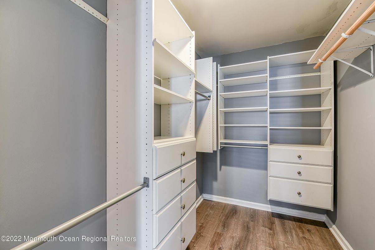 Interior, Walk-in Closets, Wood Texture Flooring