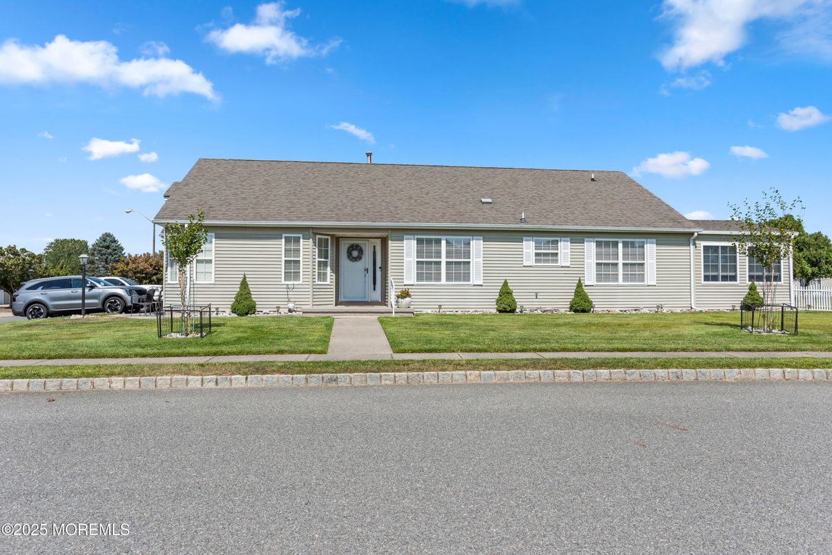 Exterior, Facade, Cape Cod