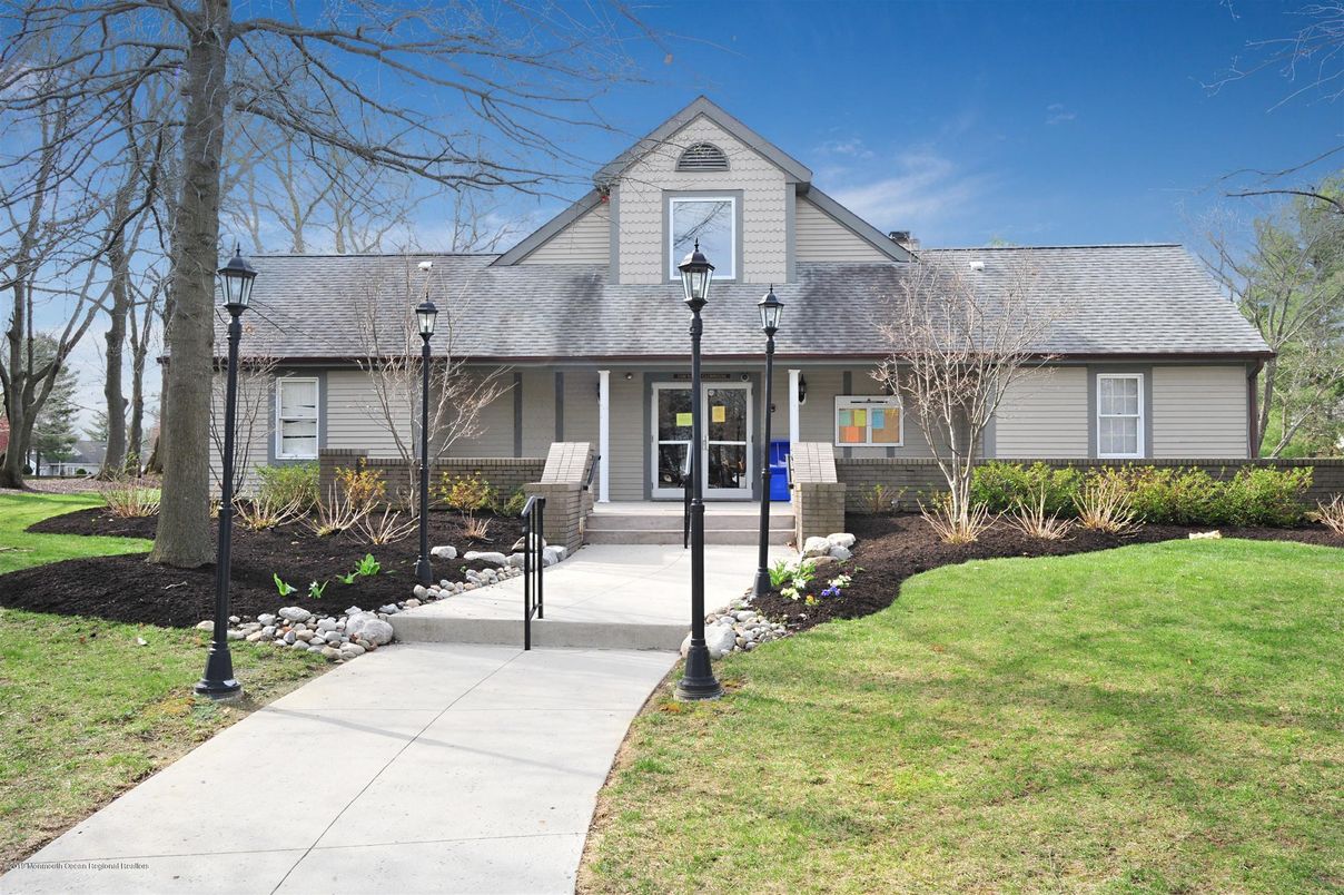 Exterior, Facade, Cape Cod