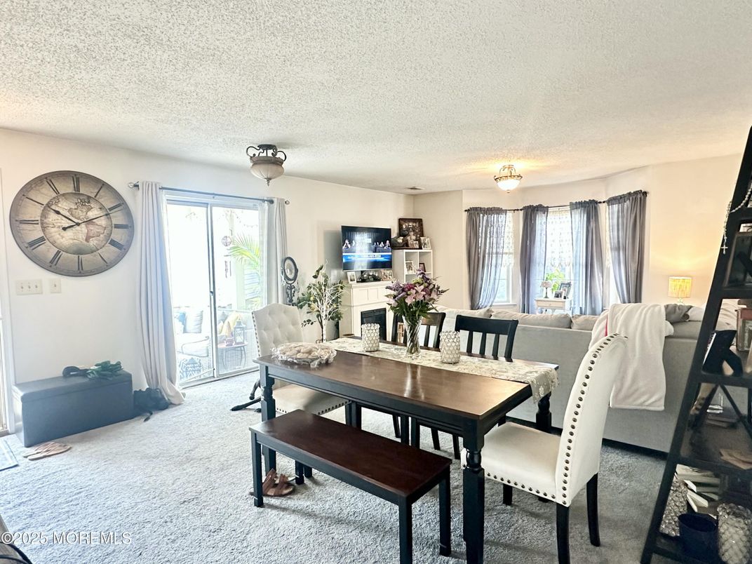 Dining room, Fireplace, Interior
