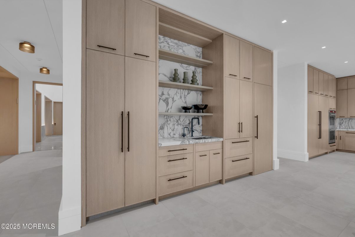 Interior, Kitchen, Marble Walls, Recessed Lighting