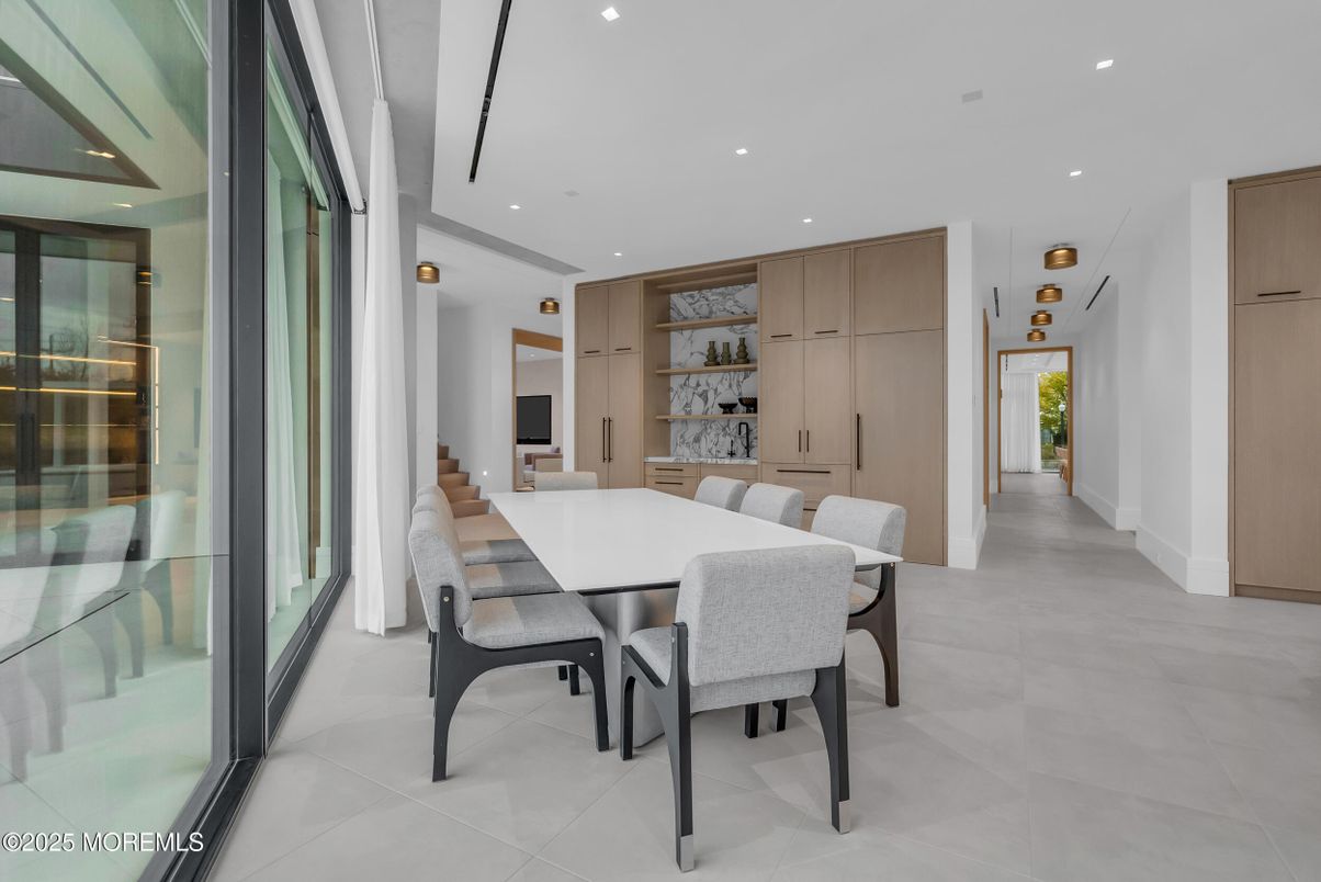 Dining room, Interior, Recessed Lighting