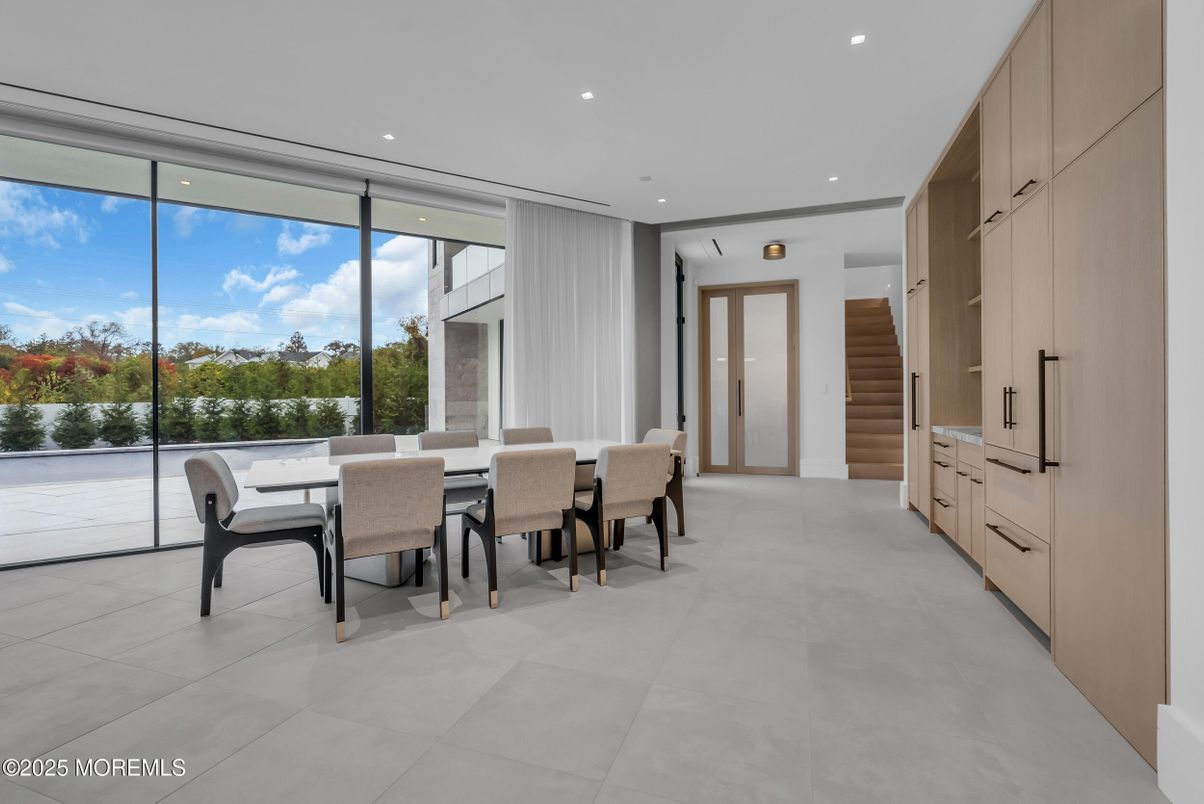 Dining room, Interior, Recessed Lighting