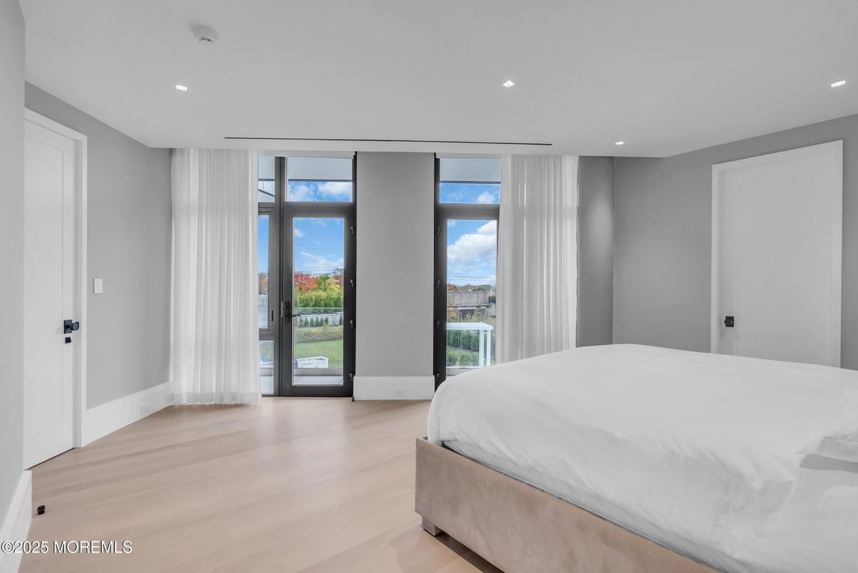 Bedroom, Interior, Recessed Lighting, Water, Wood Texture Flooring