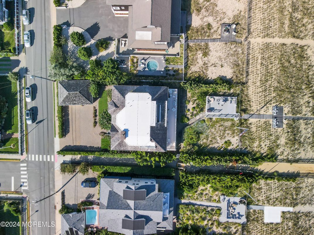 Exterior, Drone