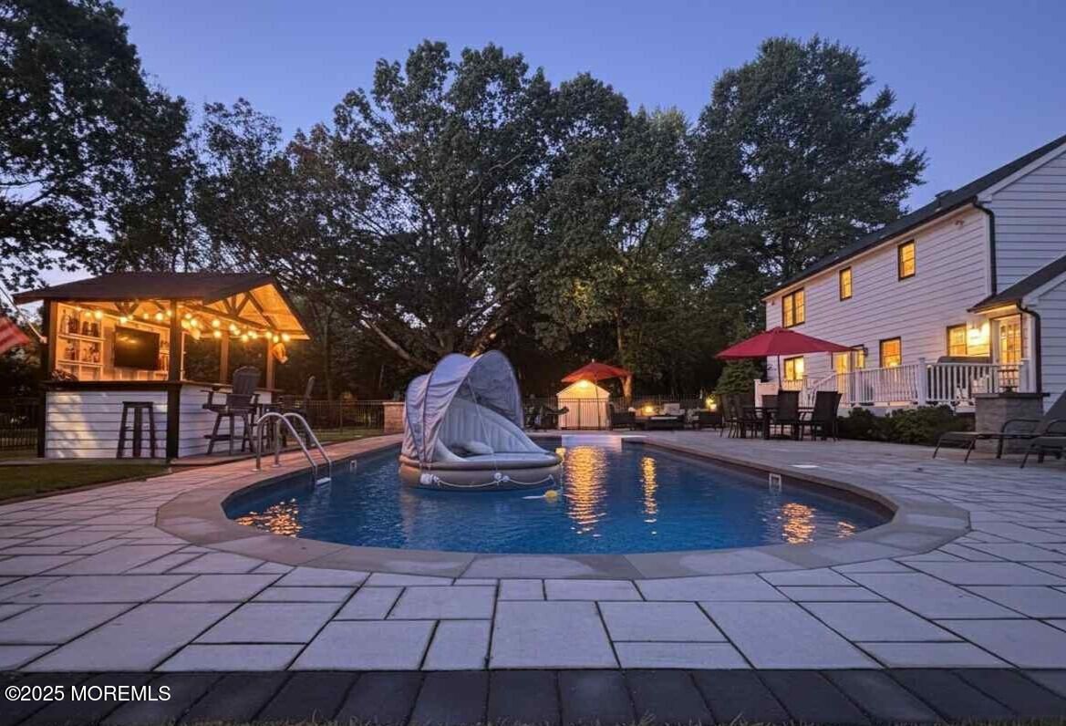 Exterior, Pool