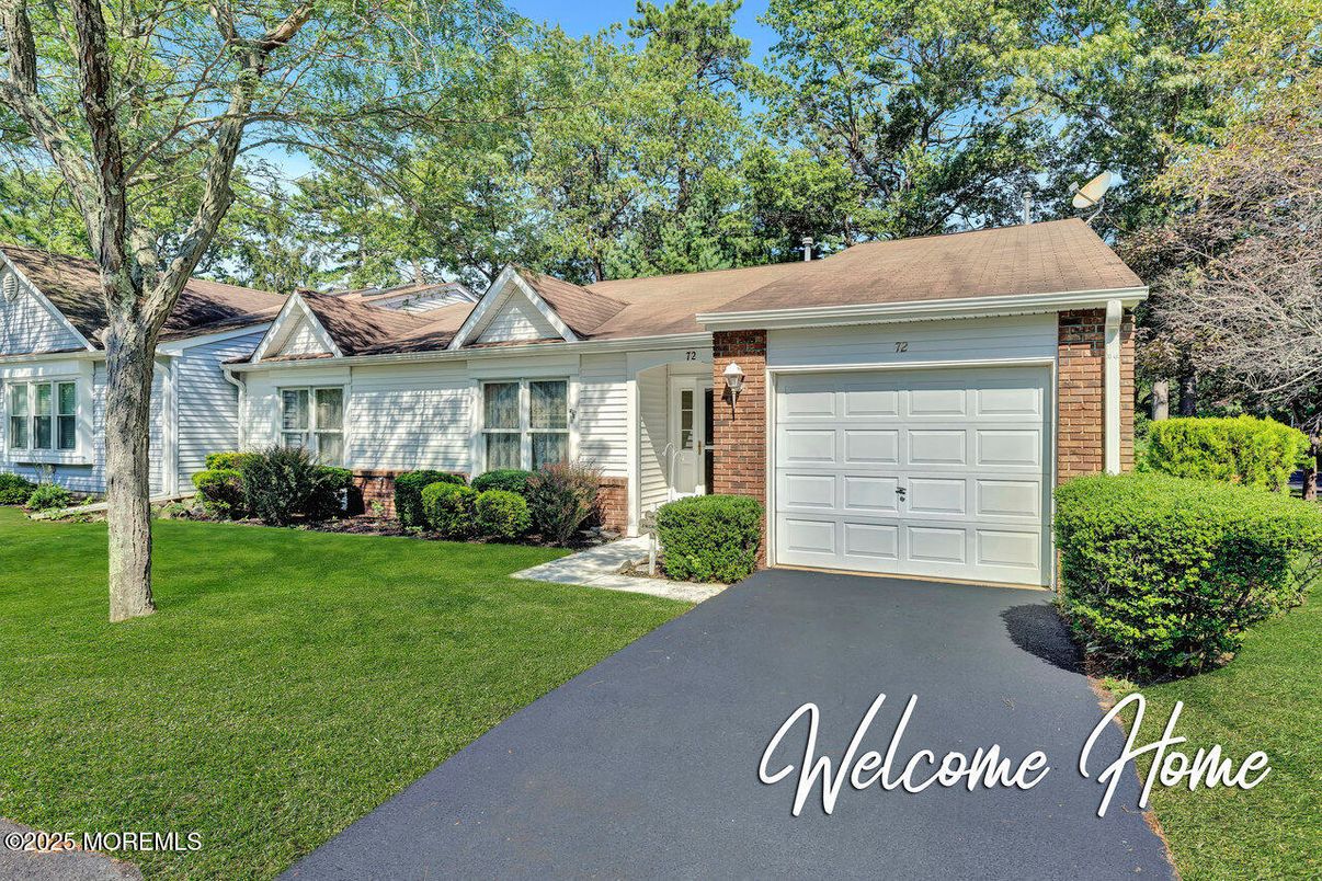 Attached, Exterior, Facade, Brick Facade, Ranch