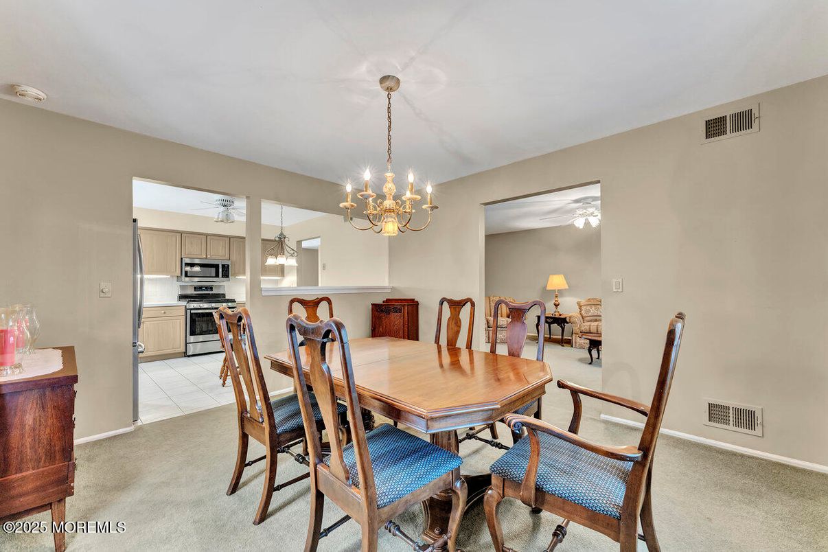 Chandelier, Dining room, Interior, Kitchen, Stainless Steel Appliances