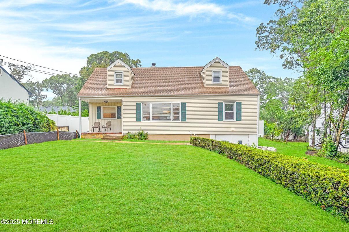 Backyard, Exterior, Facade, Cape Cod