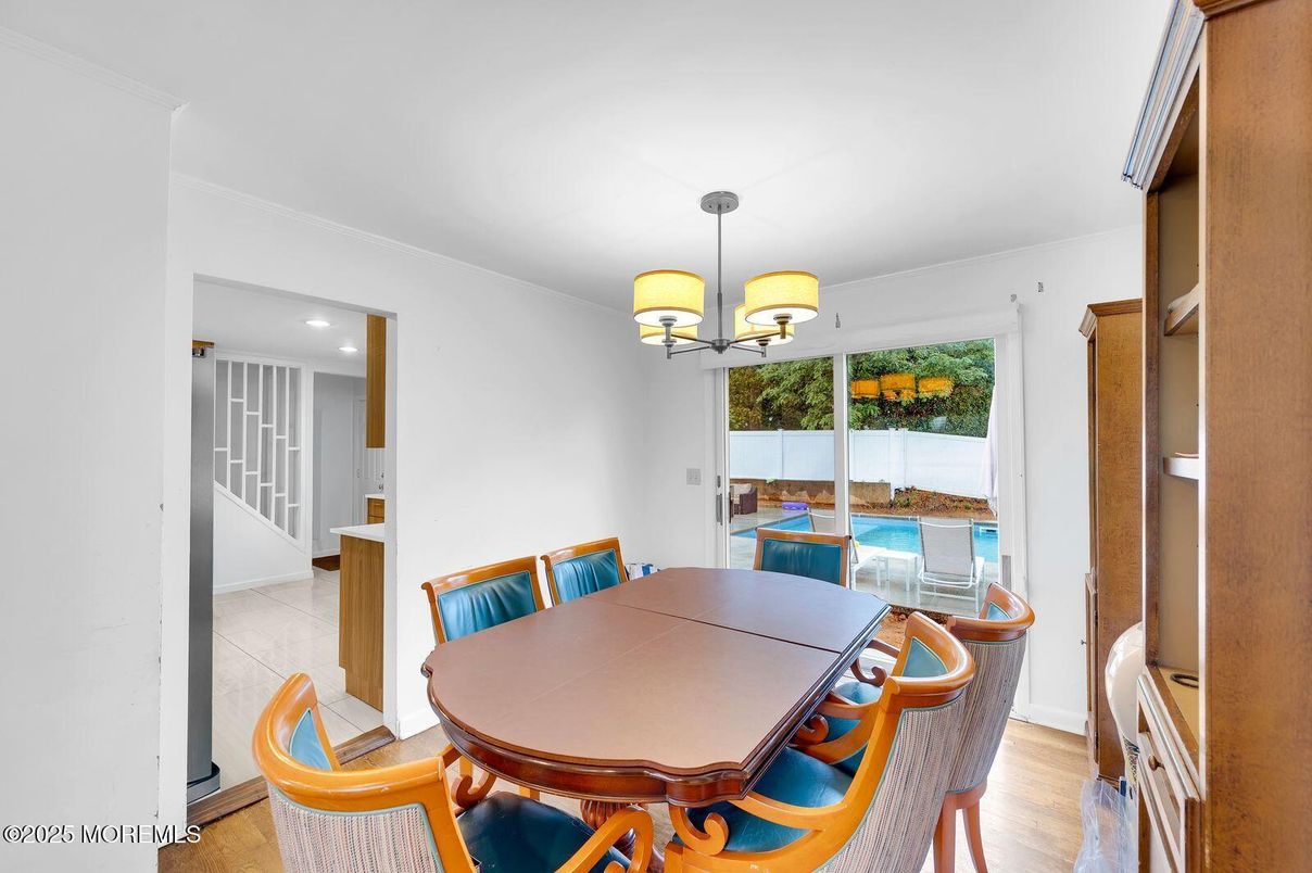 Chandelier, Dining room, Interior, Recessed Lighting, Wood Texture Flooring