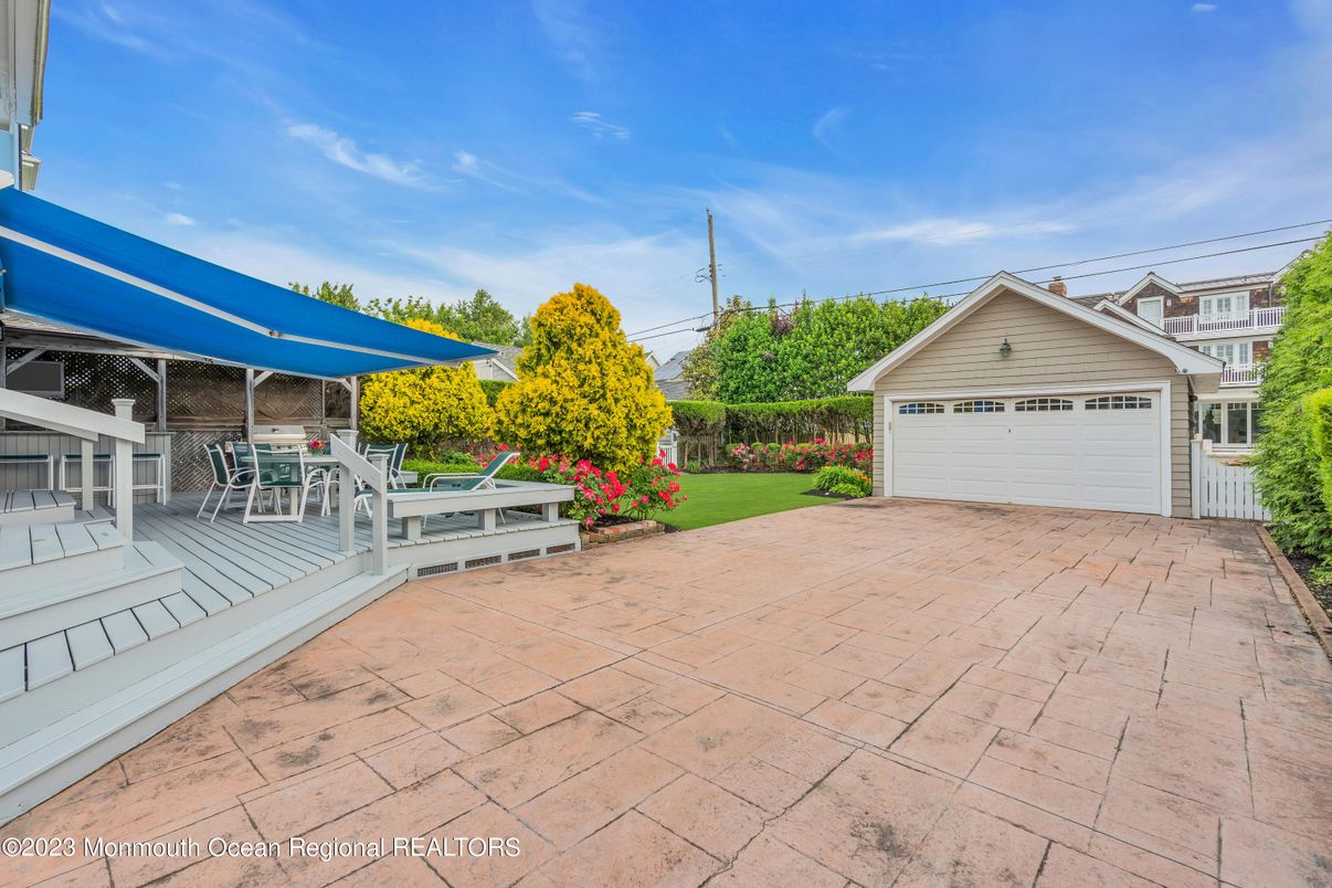 Backyard, Detached Garage, Exterior