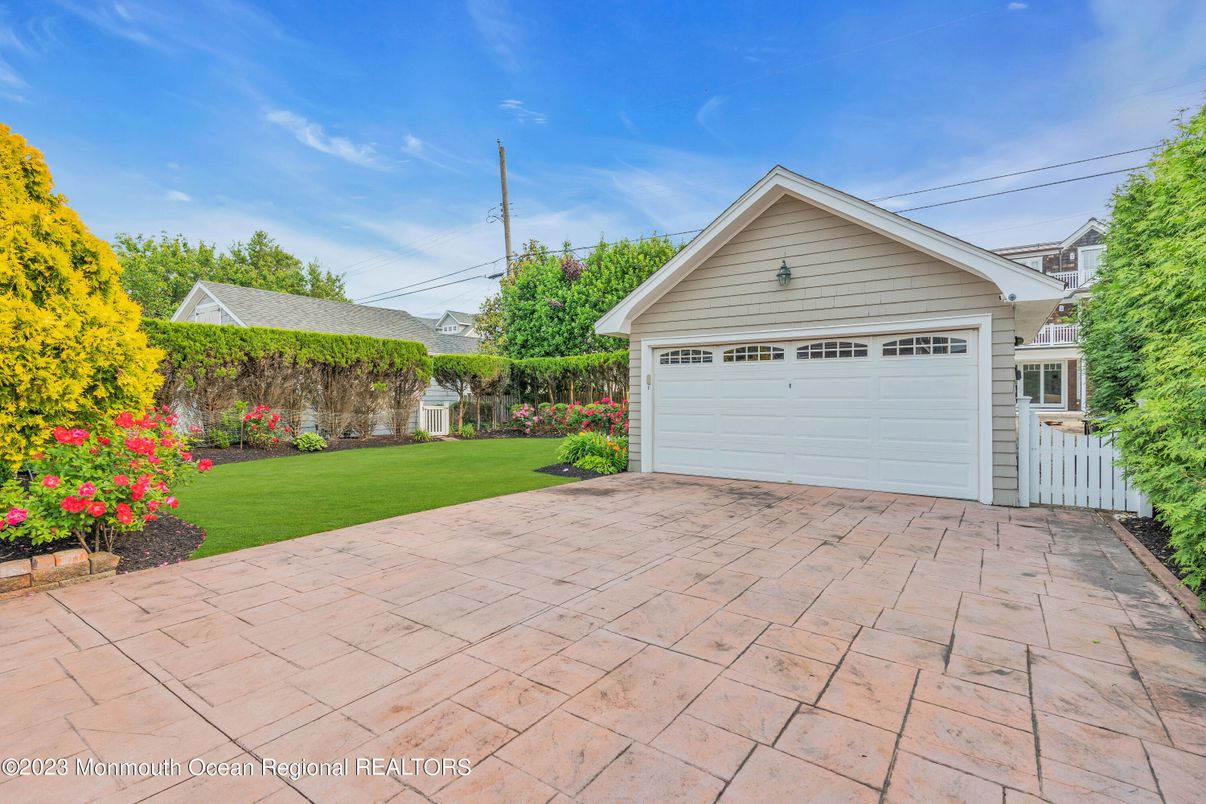 Backyard, Detached Garage, Exterior