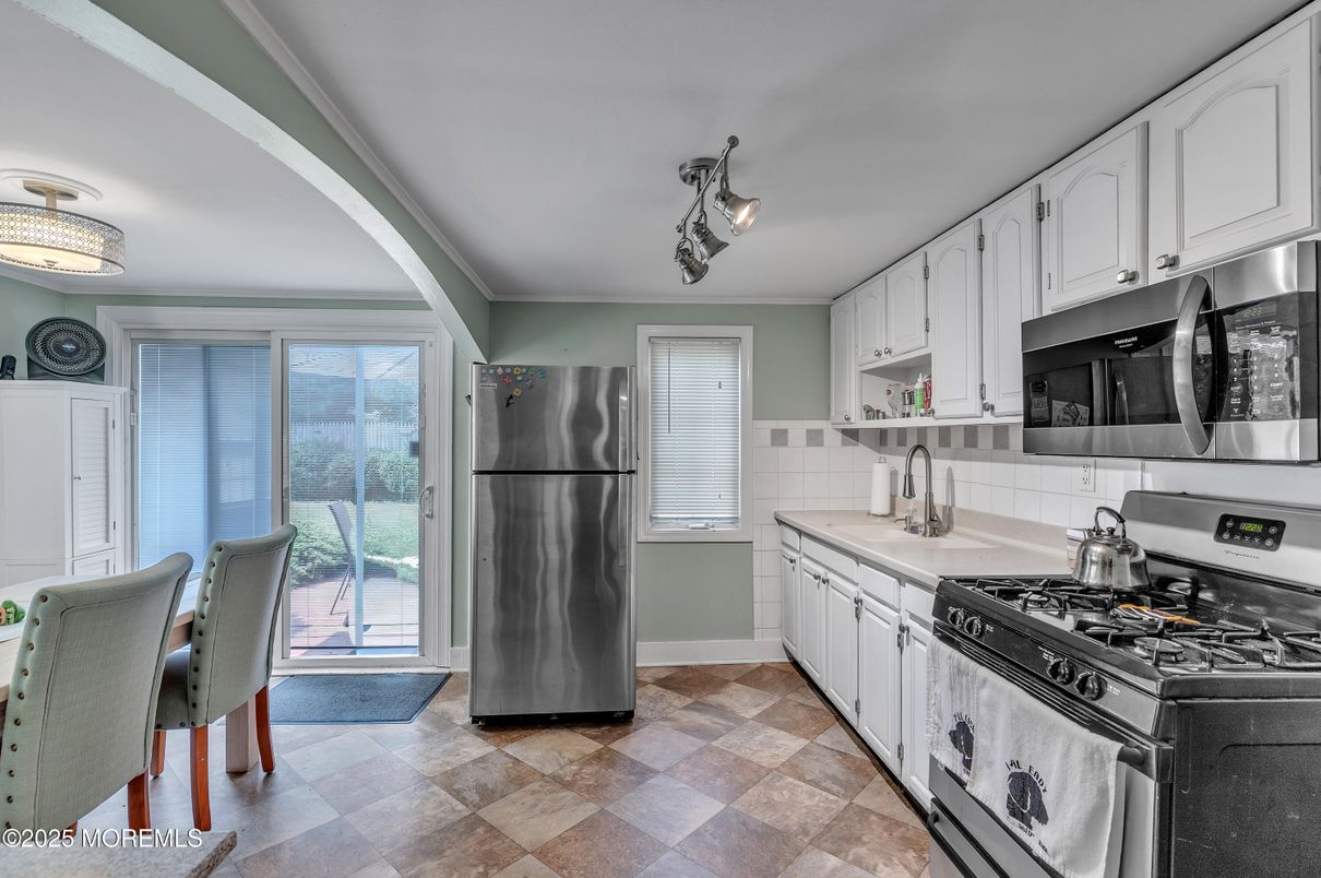 Interior, Kitchen, Stainless Steel Appliances