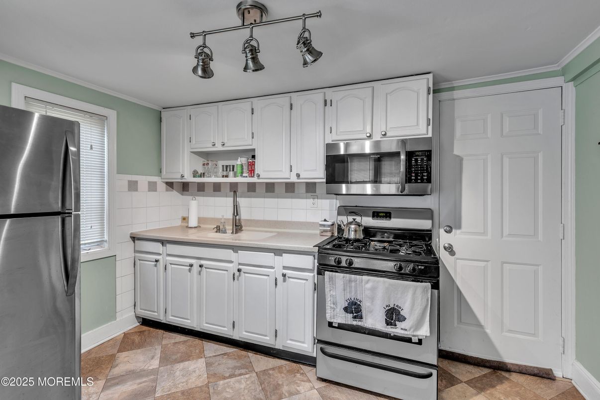 Interior, Kitchen, Stainless Steel Appliances