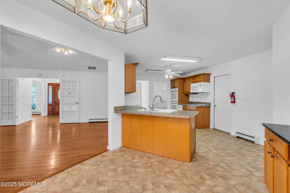 Chandelier, Interior, Kitchen, Wood Texture Flooring