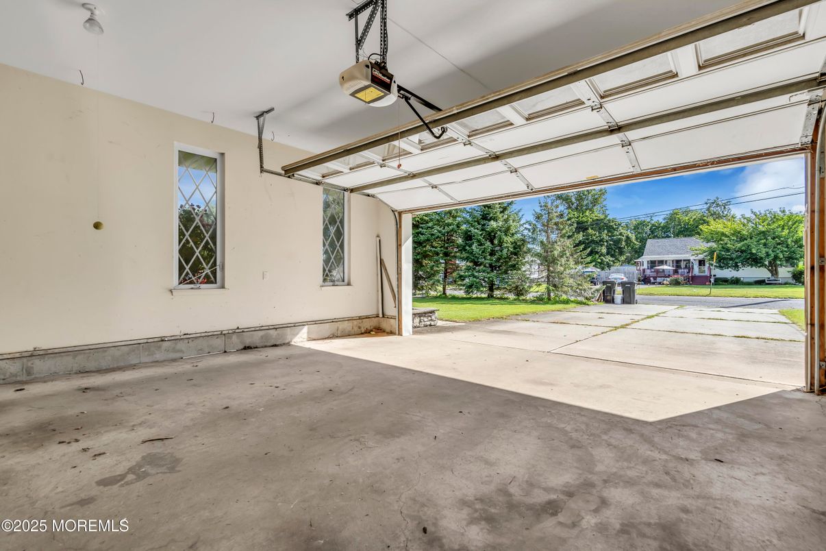 Garage, Interior