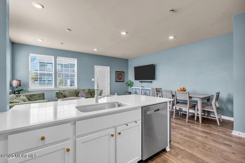 Dining room, Interior, Kitchen, Recessed Lighting, Wood Texture Flooring