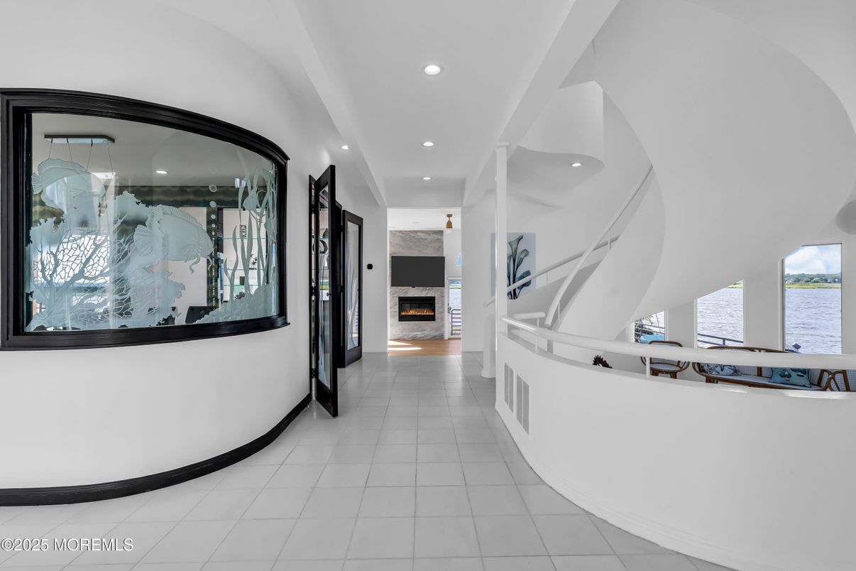 Fireplace, Interior, Recessed Lighting