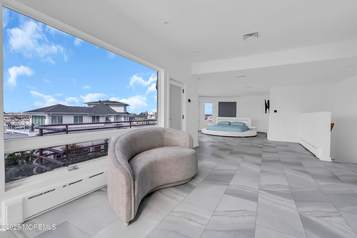 Interior, Marble, Recessed Lighting, Water