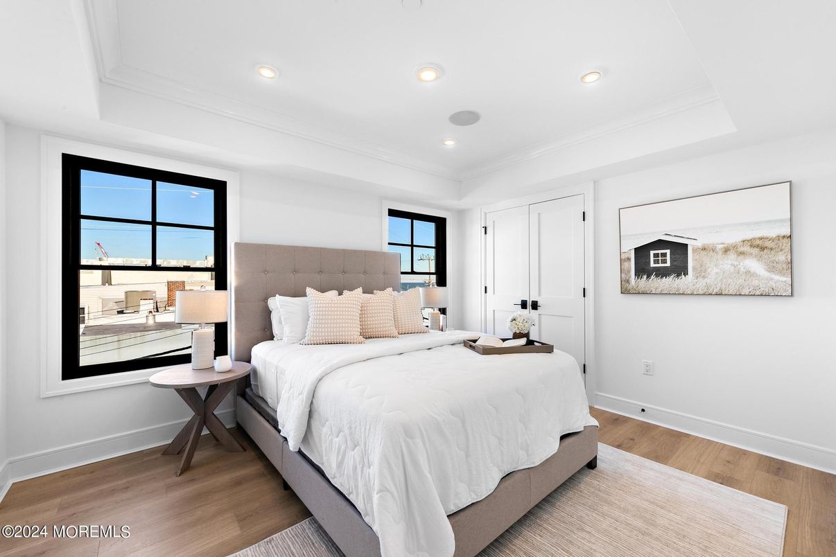 Bedroom, Interior, Recessed Lighting, Water, Wood Texture Flooring