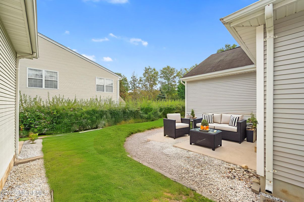 Backyard, Exterior