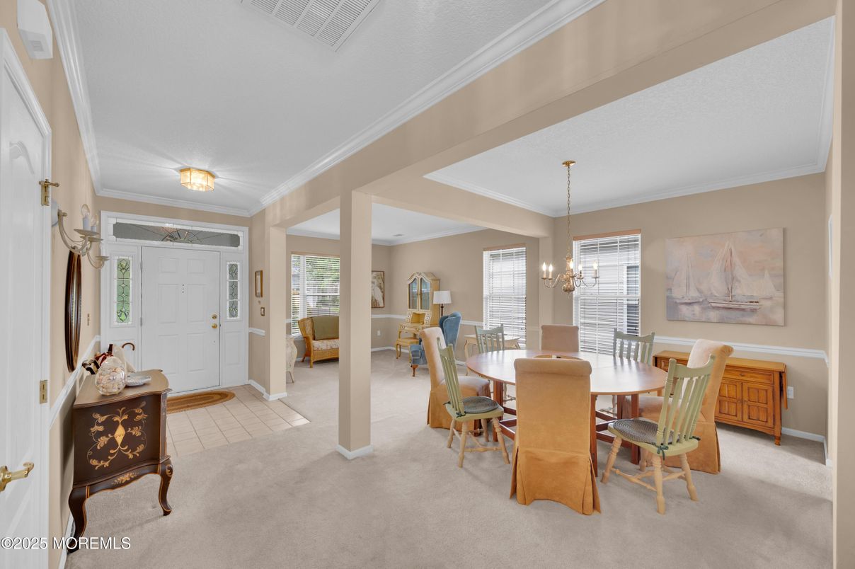 Chandelier, Dining room, Interior