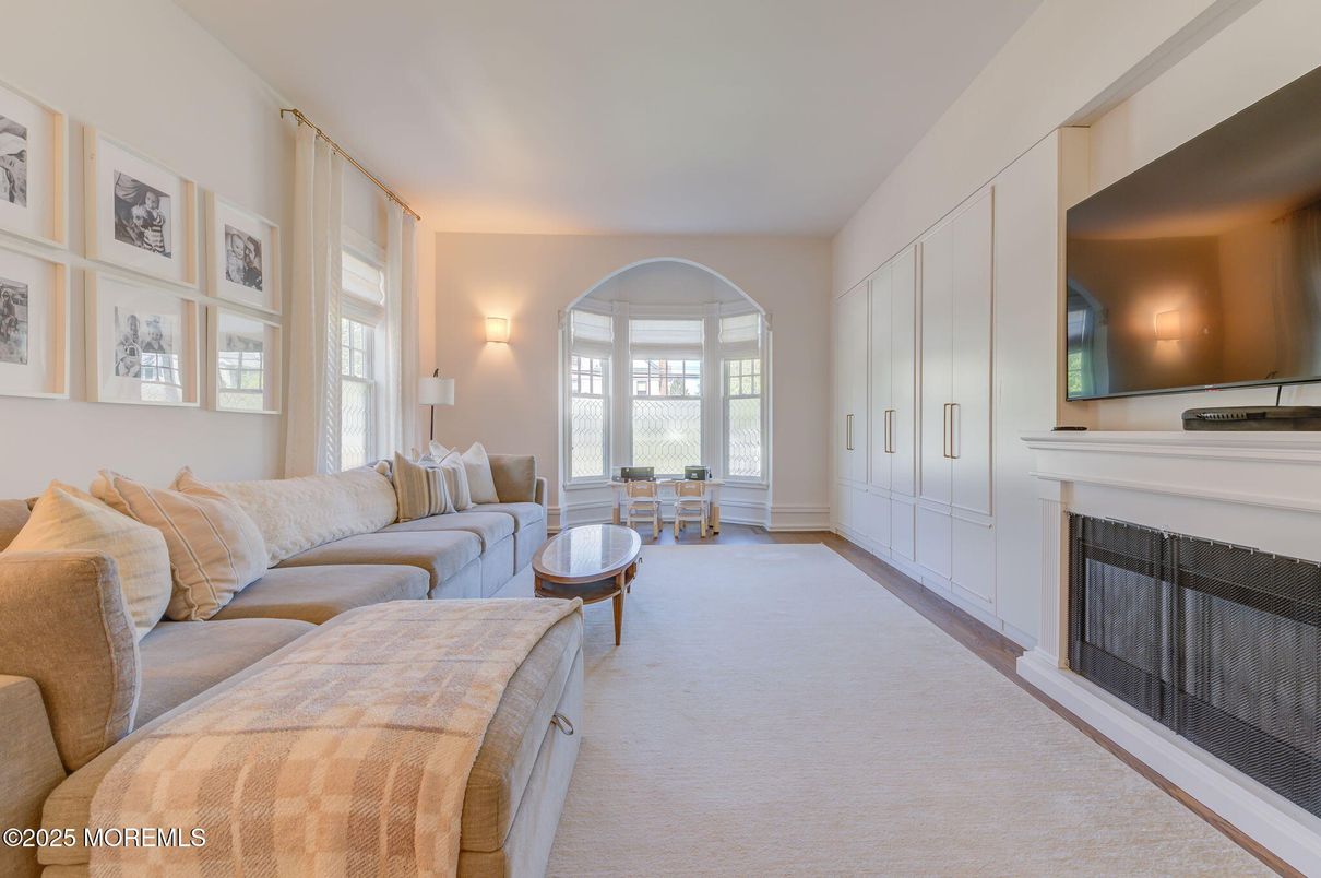 Fireplace, Interior, Living room