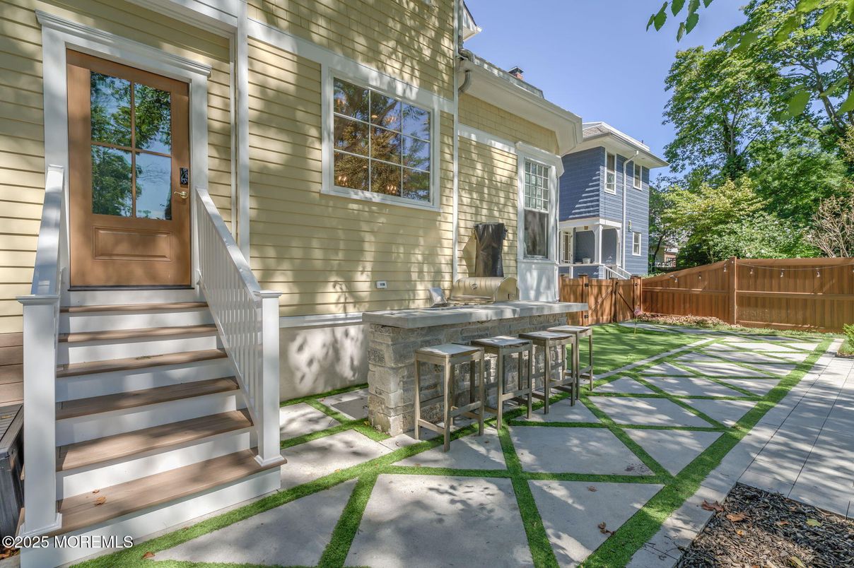 Exterior, Outdoor Kitchen