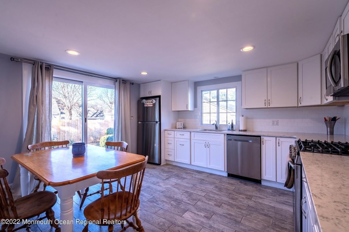 Dining room, Interior, Kitchen, Recessed Lighting, Wood Texture Flooring