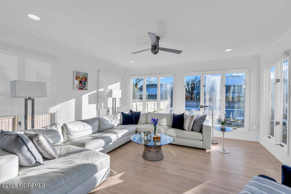 Interior, Living room, Recessed Lighting, Water, Wood Texture Flooring