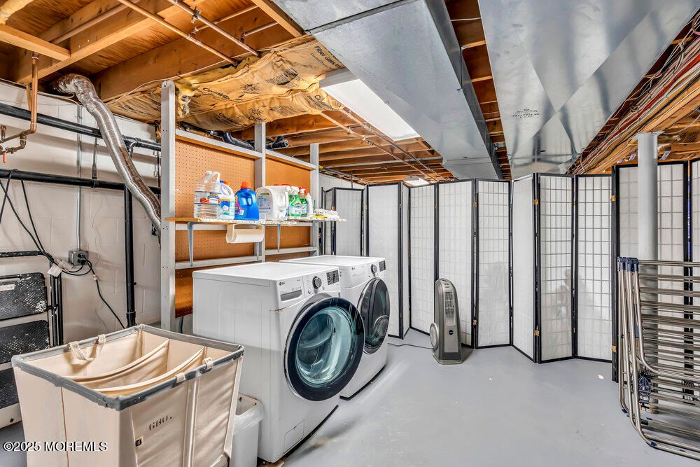 Interior, Washer, Wooden Beams, Wooden Ceilings