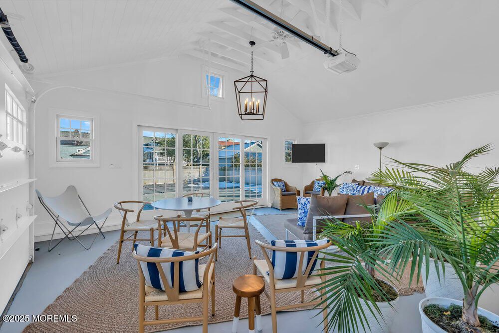 Dining room, Interior, Living room, Pendant Lights