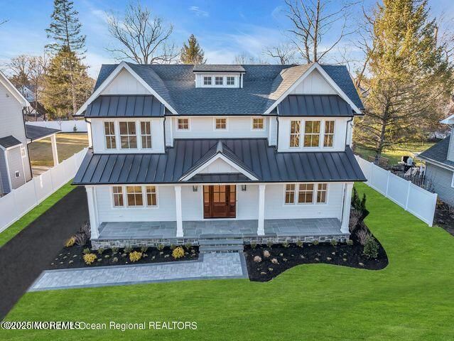 Exterior, Facade, Farmhouse