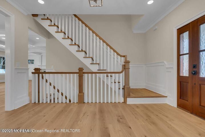 Interior, Recessed Lighting, Wood Texture Flooring