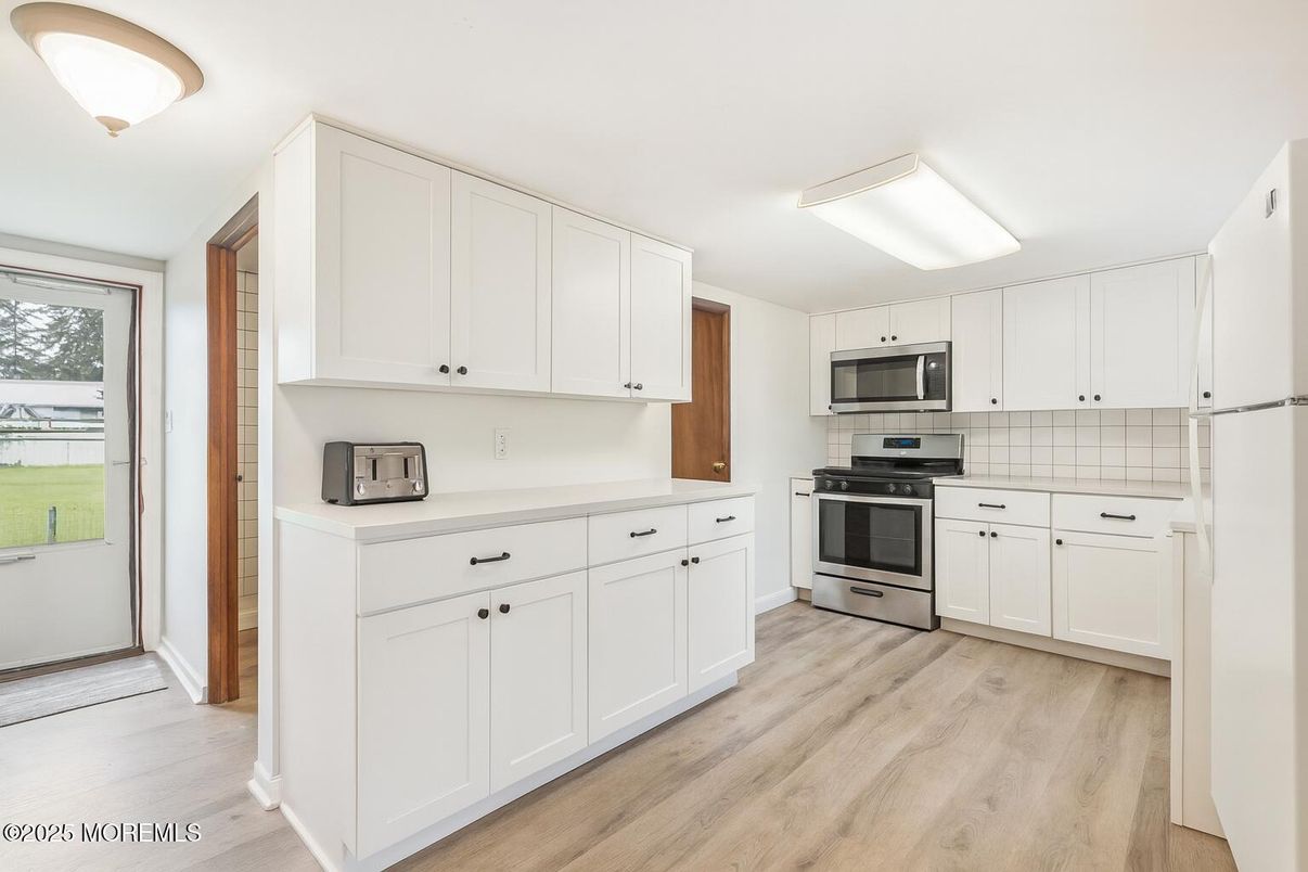 Interior, Kitchen, Stainless Steel Appliances, Wood Texture Flooring