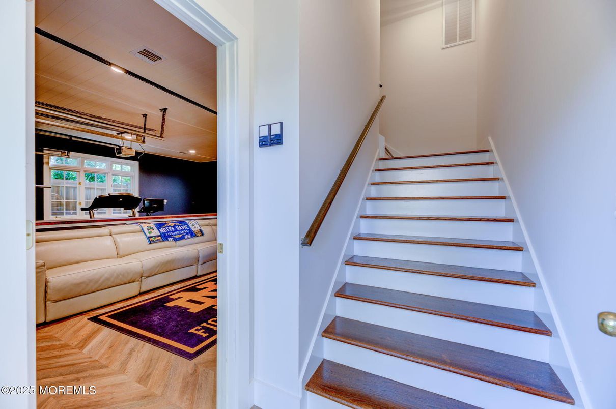 Interior, Living room, Pendant Lights, Recessed Lighting, Wood Texture Flooring