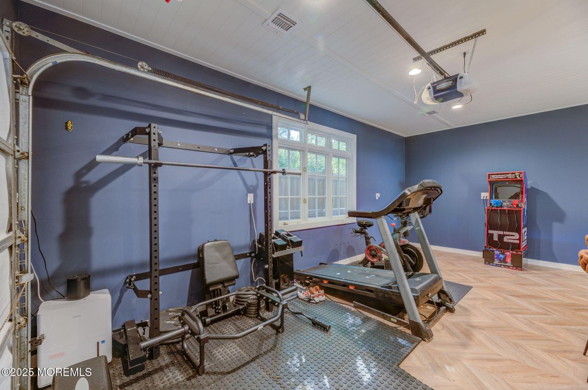 Fitness Equipment, Interior, Recessed Lighting, Wood Texture Flooring