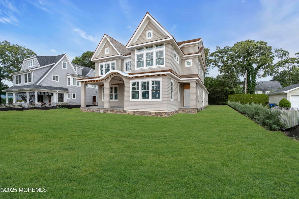 Backyard, Exterior, Facade, Queen Anne Victorian