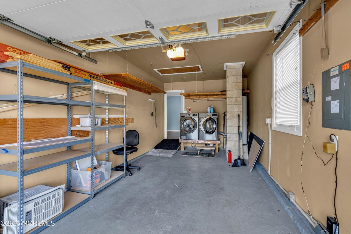 Garage, Interior, Washer