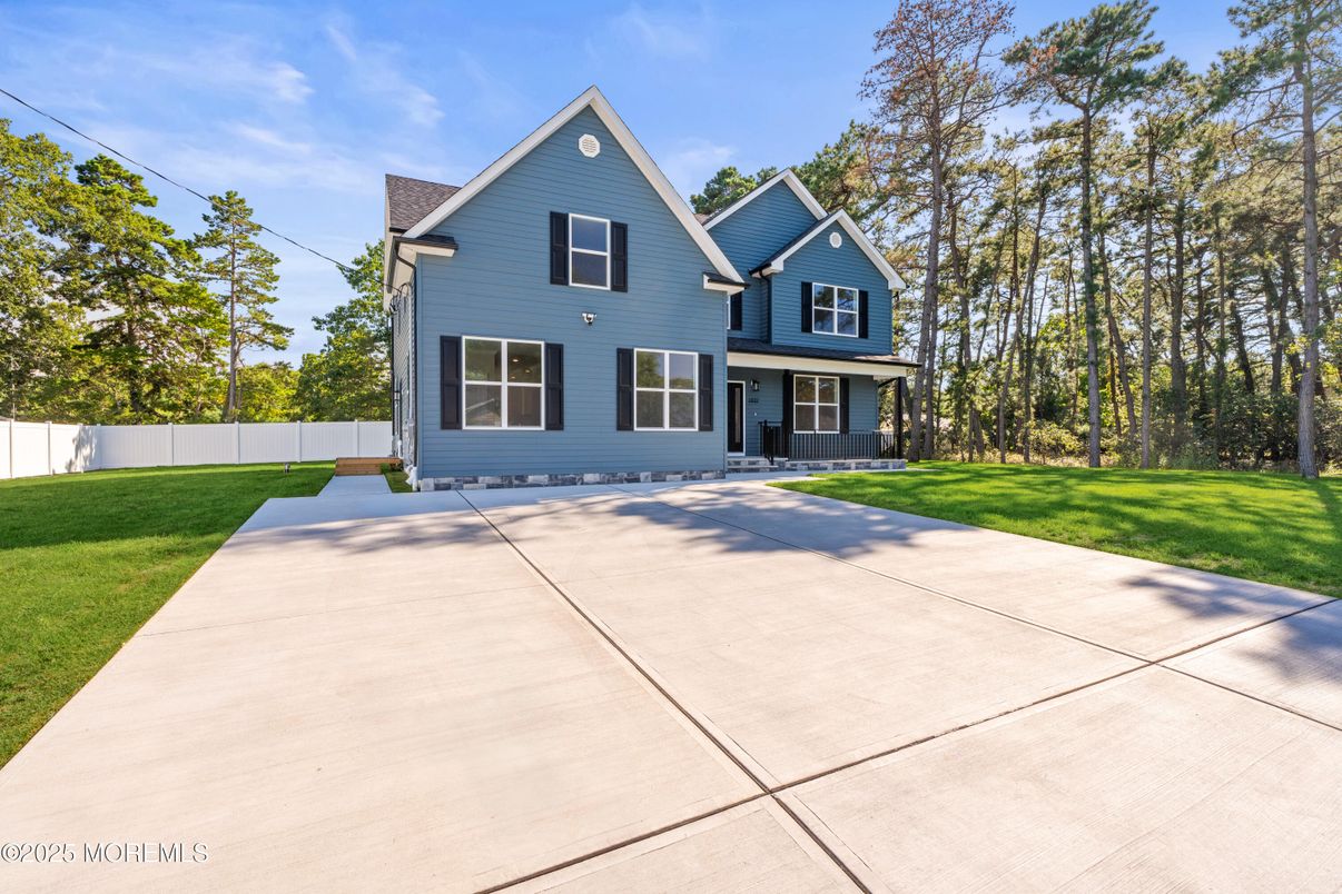 Backyard, Exterior, Facade, Farmhouse