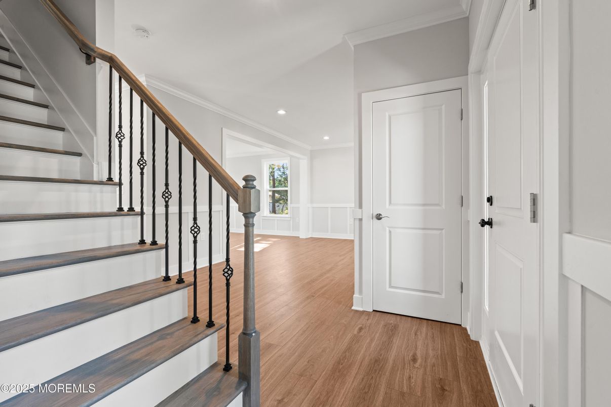Interior, Recessed Lighting, Wood Texture Flooring