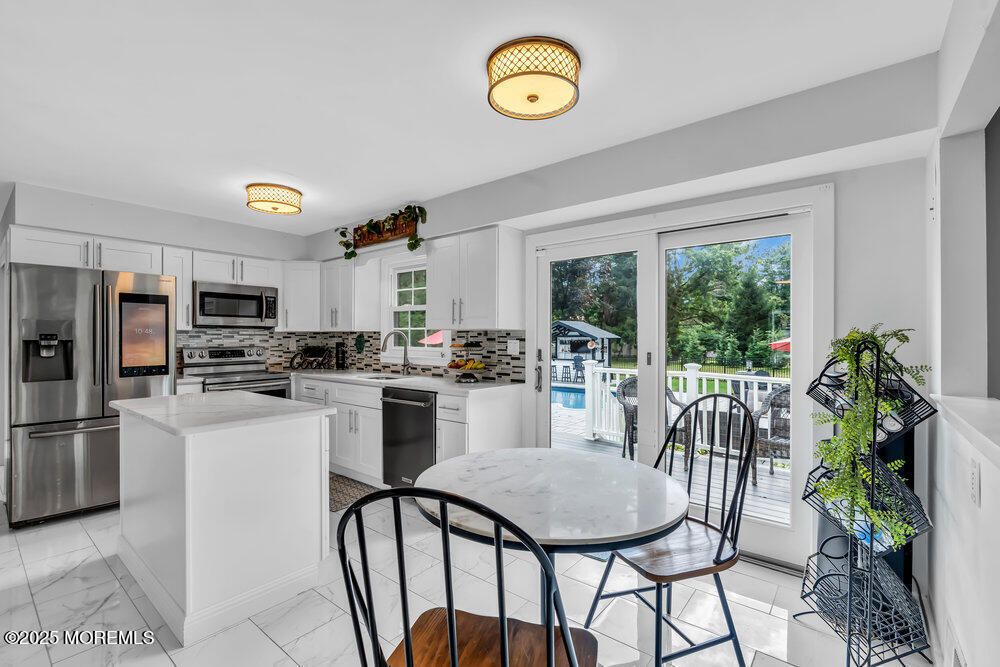 Dining room, Interior, Kitchen, Marble, Stainless Steel Appliances