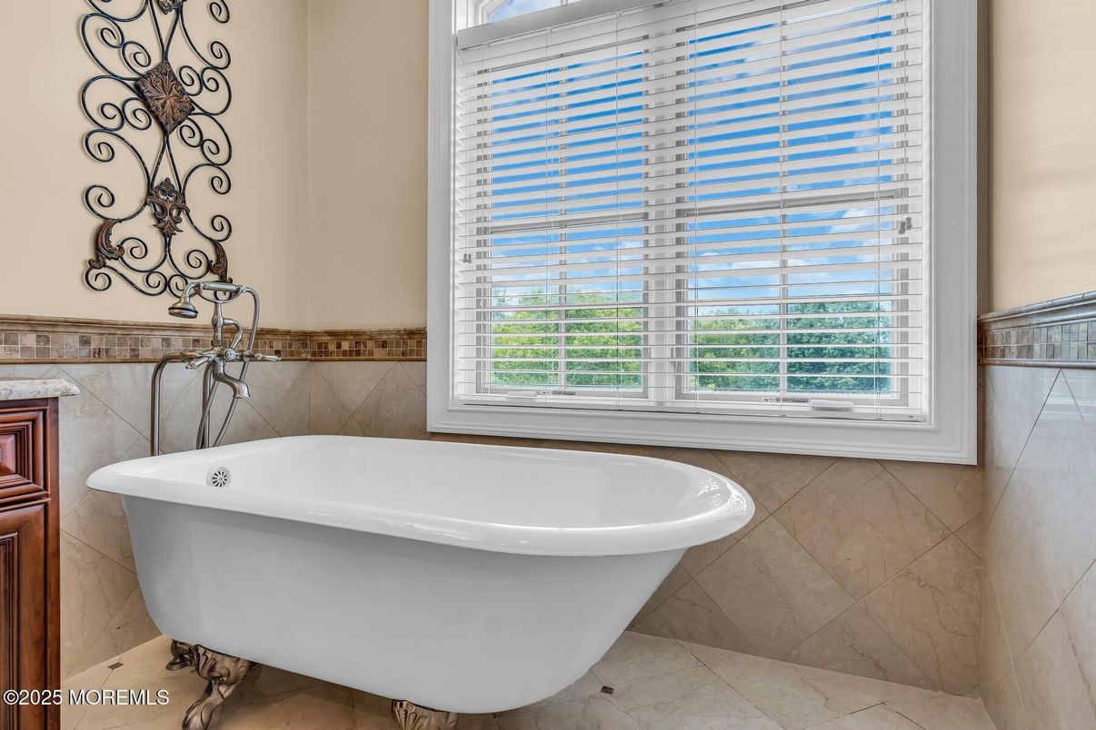 Bathroom, Free Standing Baths, Interior