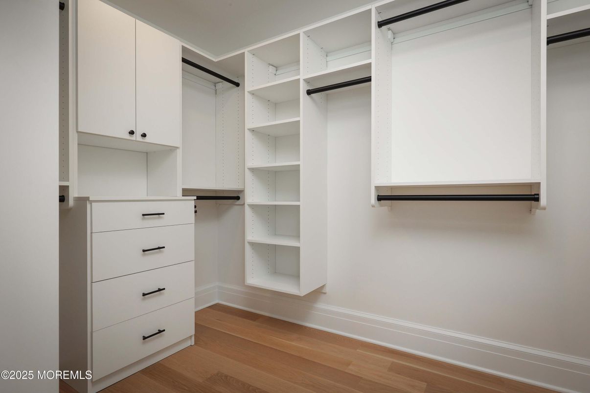 Interior, Walk-in Closets, Wood Texture Flooring