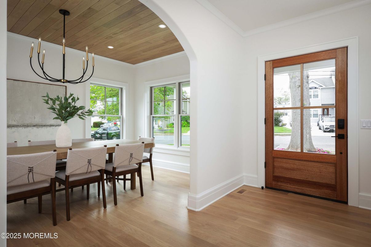 Chandelier, Dining room, Interior, Pendant Lights, Recessed Lighting, Wooden Ceilings, Wood Texture Flooring
