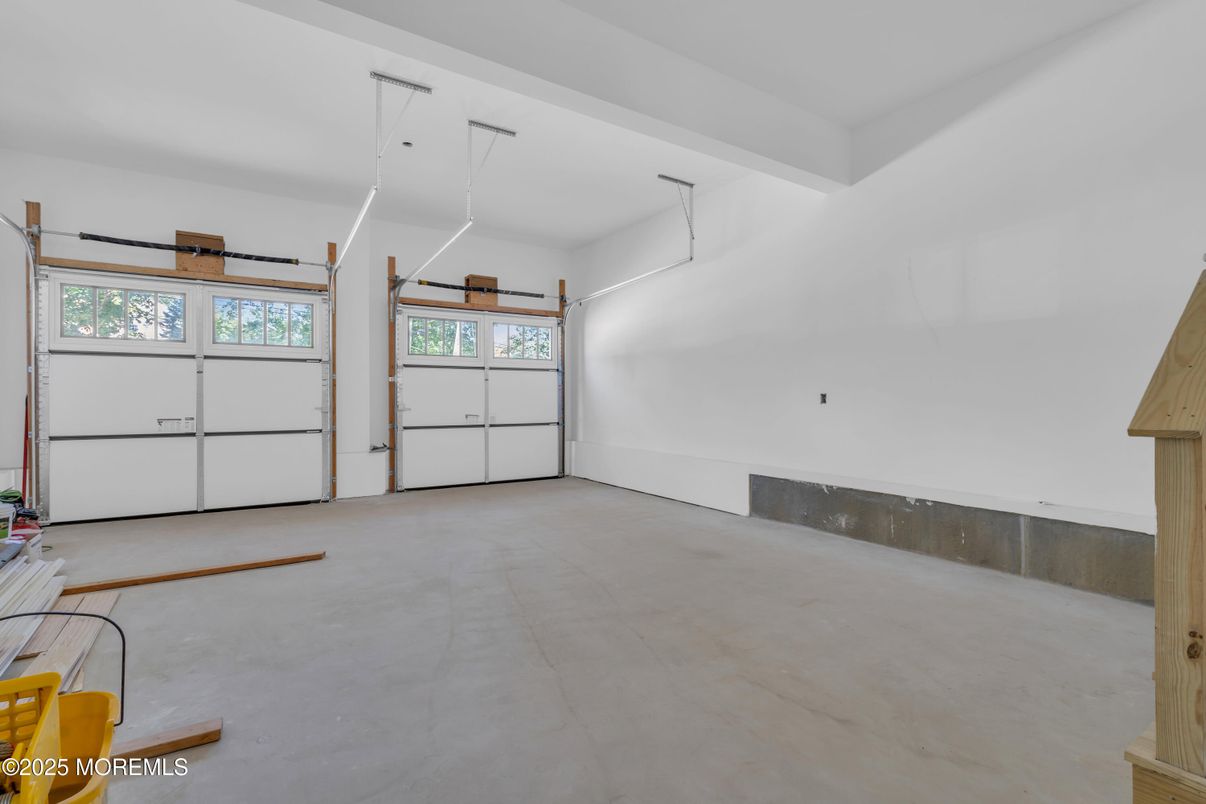 Garage, Interior